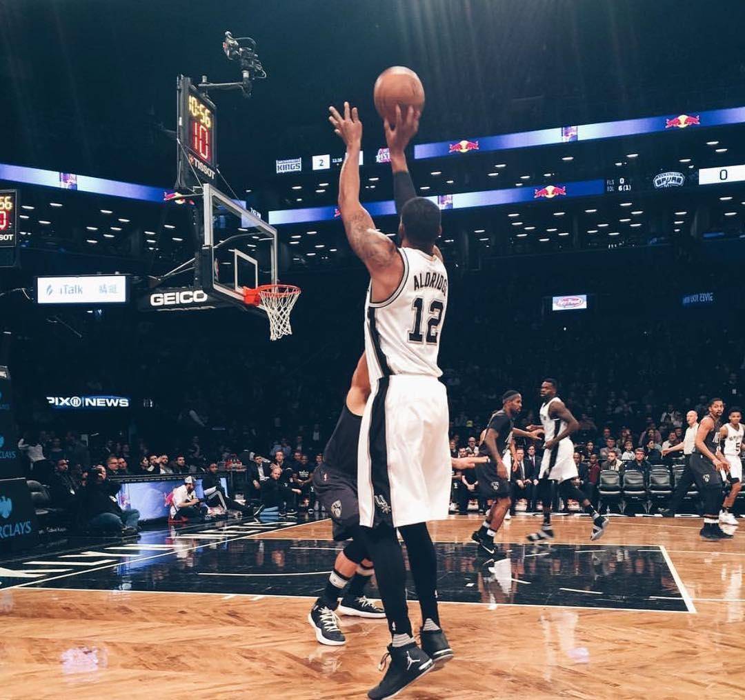 NBA现役最高的中锋,站在篮下就是一道墙 NBA现役最高的中锋,站在篮下就是一道墙